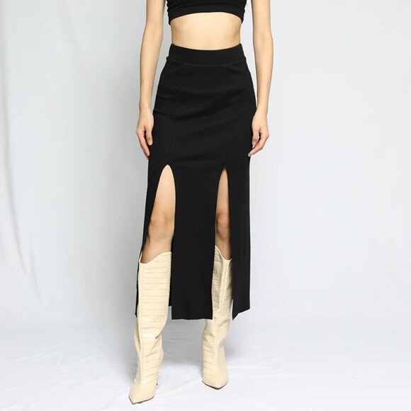 The RangeMass Rib Slashed Midi Skirt Sz S
